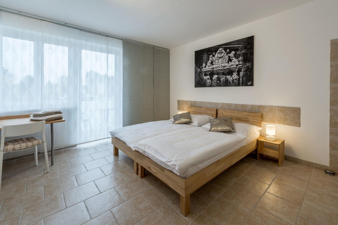 Wn Rooms Wiener Neustadt Exterior foto