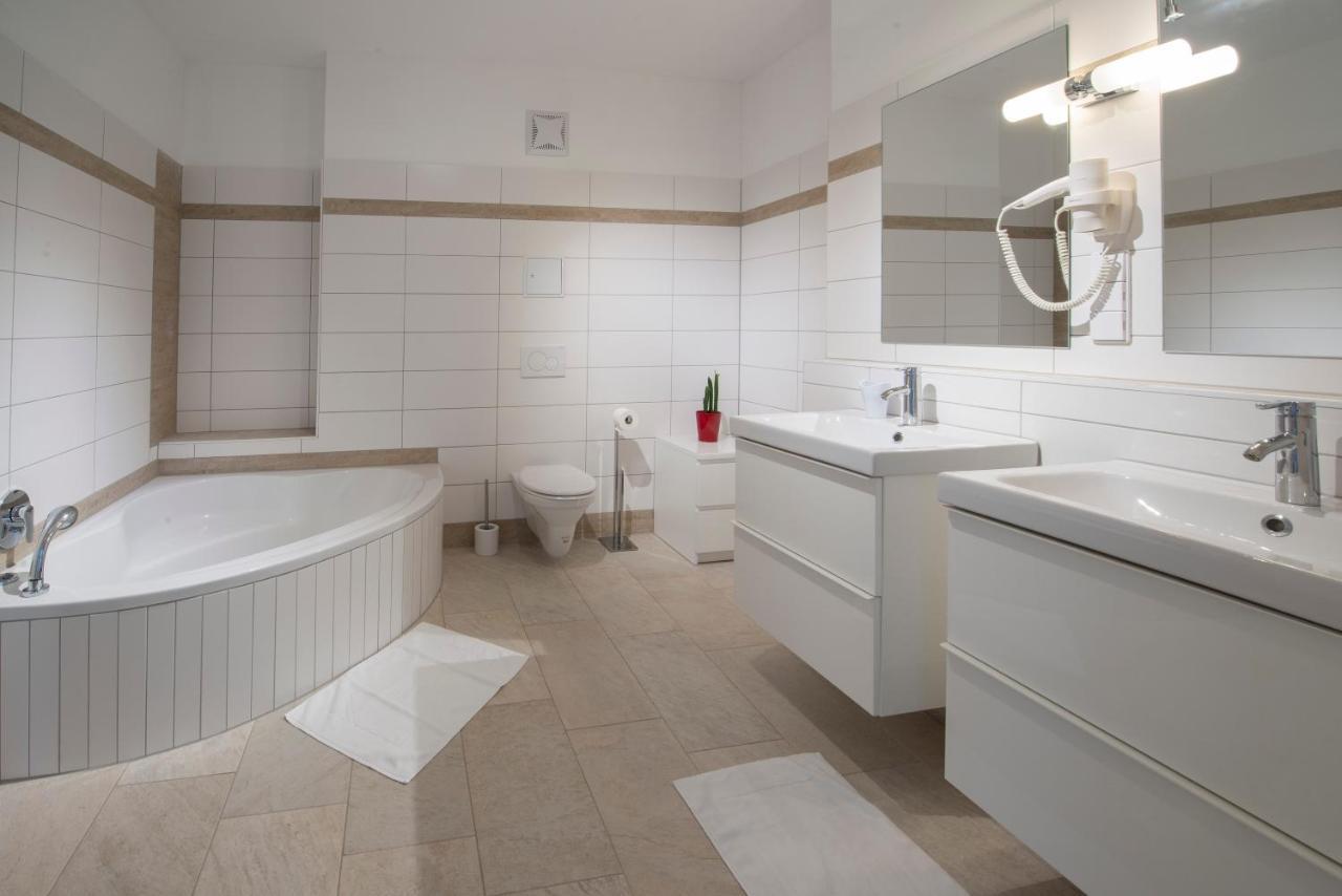 Wn Rooms Wiener Neustadt Exterior foto