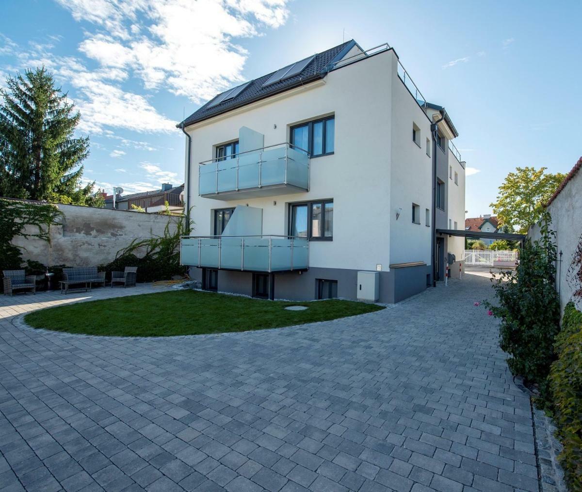 Wn Rooms Wiener Neustadt Exterior foto